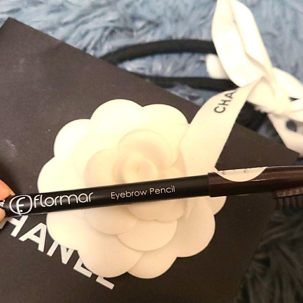 Flormar eybrow pencil in dark brown